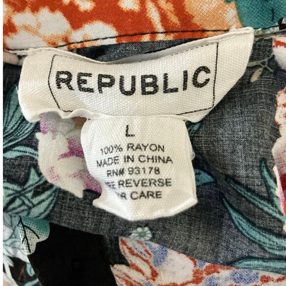 For The Republic Women's Black W/ Floral Hi/Low Hem Long Slv Button Front Top L - Picture 8 of 8